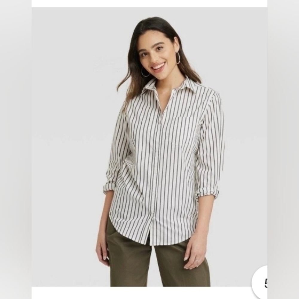 A New Day Women's Long Sleeve Button Down Shirt Striped Gray and White